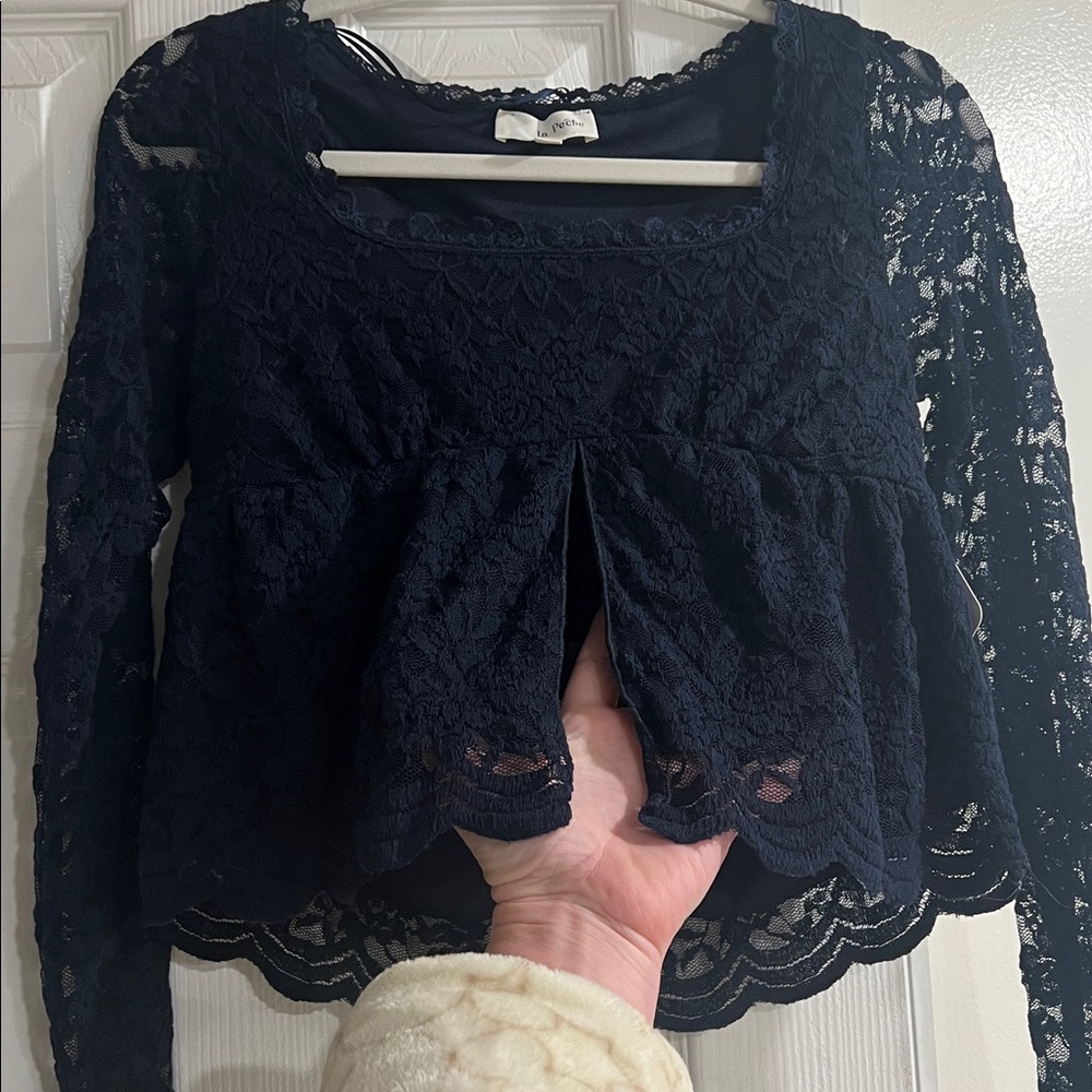 La peche navy Lace Top